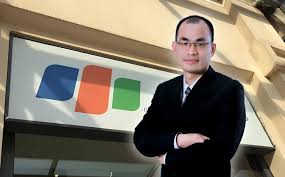 Chủ tịch Chứng khoán FPT xin từ nhiệm để ra nước ngoài