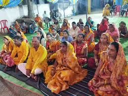 कलश यात्रा में शामिल हुए शिव भक्त, ग्राम छाटा में शिव महापुराण कथा आज से  शुरू, पहले दिन देवी स्थापना और कथा के महात्म सुनाई - CG Mitan
