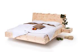 Das zirbenholz ist von natur aus gesund dank seiner fungitoxinen und antibakteriellen eigenschaften. Das Zirbenbett By Schrocker Exklusive Zirbenbetten