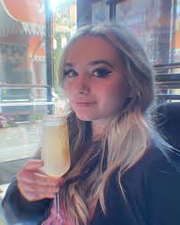 Helena Snyder (@helena_1226) • Instagram photos and videos