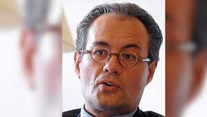 Le Montpelliérain Camille Pascal chez "Les derniers mondains"