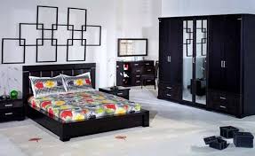 Örneğin bazalı yatak odası takımları arayışında olan müşterilerimiz, baza kullanımını rahatlıkla yapabilecekleri kaliteli ve kapsamlı modelleri yine kurulduğu günden beri müşteri memnuniyeti odaklı hizmet sunan firmamızda her zevke ve bütçeye hitap eden yatak odası takımları bulunmaktadır. Boy Aynali Siyah Yatak Odasi Takimi Ankara Mutfak Dolaplari