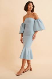 La collection pronovias a été conçue pour les mariées classiques mais aussi romantiques. Idees Tenues 25 Robes Pour Assister A Un Mariage Cet Ete