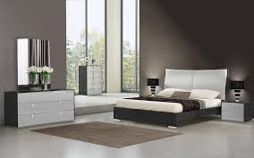 By choosing new and functional colors, materials and furniture, your modern queen bedroom sets looks completely and harmoniously. Buy J M Vera Queen Platform Bedroom Set 3 Pcs In Gray Light Gray Eco Leather Online