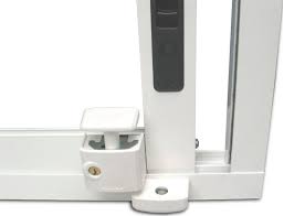 Poignée baie coulissante leroy merlin. Verrou Pour Fenetre Ou Baie Coulissante Abus Blanc Leroy Merlin