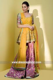 Nowadays pakistani wedding dresses usually like to wear long heavy shirts with simple lehenga or long kaliyan/panel frocks. Latest Pakistani Wedding Guest Dresses