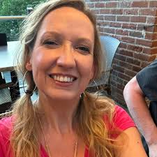 What are good dog sitter or kennel recommendations in The Lakes area?