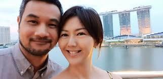 Hallo, I'm doing my 20th year in the biz concert next year. I'm not  quitting. Sabotage! On a brighter note, here's me and Nadim, 8 years on. 🥳