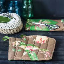 Feb 21, 2013 · step 1: Making Potholders From Pretty Fabric You Love In 1 Hour