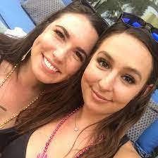 Leah Derr's Instagram, Twitter & Facebook