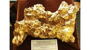 The Biggest Gold Nugget That Has Ever Been Found Weighed Approximately 90 Kilogram And Was Unearthed In Austra Natural Gold Nugget Gold Nugget Gold Prospecting