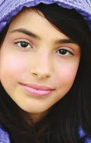 Yari Torres's Instagram, Twitter & Facebook