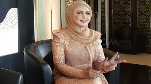 Born 11 january 1979) is a malaysian singer. Siti Nurhaliza Dikaruniai Anak Ke 2 Potret Bayinya Bikin Gemas