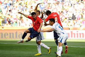 Ver más ideas sobre gary medel, seleccion chilena, futbol chileno. England Must Use Chile S Gary Medel And Arturo Vidal As Future Midfield Model Bleacher Report Latest News Videos And Highlights