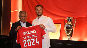 Seferović made his professional debut at grasshopper in april 2009; Football Benfica Seferovic Renewed Contract Sl Benfica