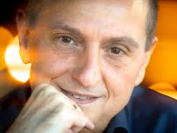 Roberto Sánchez: “No puedes trabajar solo seis horas y media si aspiras a  hacer radio de excelencia”