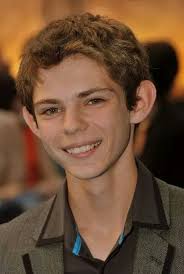 Pin By Stupid Child On Once Upon A Time Robbie Kay Peter Pan Robbie Kay Best Actor