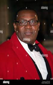 LENNY HENRY THE CHRONICLES OF NARNIA FILM PREMIER THE ROYAL ALBERT HALL  LONDON ENGLAND 07 December 2005 Stock Photo