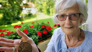 Zum 90. Geburtstag: Halles erste Olympiasiegerin erinnert sich an ihren  großen Erfolg