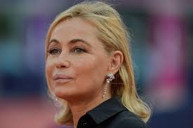 Reddit gives you the best of the internet in one place. Emmanuelle Beart Pourquoi Elle Refuse Toujours D Appeler Son Pere Papa