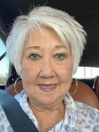 15 Best Short Haircuts for Older Women to Try Now in The First Comment 💬