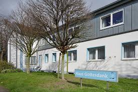 Mit 14940 wohngebäuden mit nur einer wohnung hält oberhausen für jeden, der hier ein haus kaufen möchte, ein ansehnliches angebot. Haus Gottesdank Gemeinnutzige Gmbh Br Senioreneinrichtung In 46145 Oberhausen