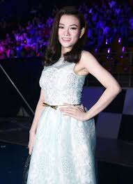 Thông tin về đám cưới của nữ ca sĩ rất ít vì khách mời của cô không nhiều, chủ yếu chỉ có được biết, chồng đại gia của thu thủy tên thường gọi là lucas. Ca SÄ© Thu Thuá»· Tim Toi Loáº¡n Nhá»‹p Khi Nghe Tiáº¿ng Con Khoc Chao Ä'á»i