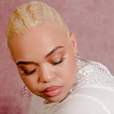 Bleached hair requires a great deal of care. How To Take Care Of Bleached Hair According To An Expert