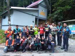 It borders selangor on the north, pahang in the east, and melaka and johor to the south. 5 Gunung Berembun Negeri Sembilan