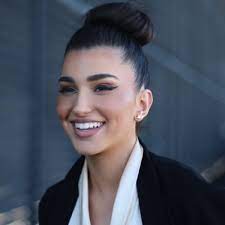 She released her debut single burn this bridge in 2016 and in 2020, she got massive acceptance. Enisa Iamenisa Twitter