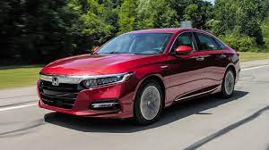 Save $4,407 on a 2018 honda accord hybrid touring near you. 2018 Honda Accord Hybrid Review The Efficient Sedan That Does It All And Well Roadshow