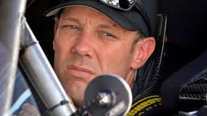 Kenseth bumps Jones for victory at Slinger Nationals