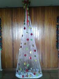Un Arbol De Navidad Original Economico Y Elegante Titalmente Realizado Por Mi Easy Christmas Crafts Christmas Crafts Diy Christmas Tree