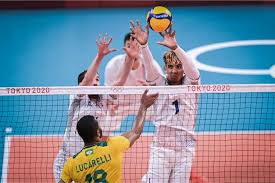 O brasil está muito perto de garantir vaga nas quartas de final do vôlei masculino nas olimpíadas de tóquio. 7rwsllyoiz Bm