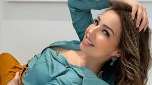Popular mexican singer and actress whose long run of hits earned her the label queen of latin pop. en.wikipedia.org New Daughter On The Way Thalia Announces The New Family Member