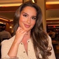 Julie Blackledge's Instagram, Twitter & Facebook