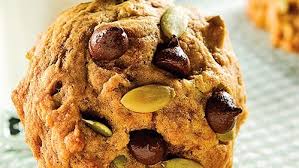 Biscuits A La Citrouille Et Aux Pepites De Chocolat Recipe Pumpkin Recipes Desserts Food