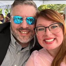 I once dated a girl with one leg shorter than the other. Her name was  Eileen.