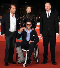 L'ex coppia di biondini più glamour dello showbiz, il bel rampollo e la bella attrice, non ha smesso di frequentarsi. Lapo Elkann Eta Altezza Peso Genitori E Fratelli Fidanzata Tuttivip