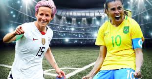 A jogadora posou de biquíni, mostrando a boa forma e colocando o bronzeado em dia. Megan Rapinoe E Marta Silva Reflexoes Sobre Lideranca Leme Consultoria