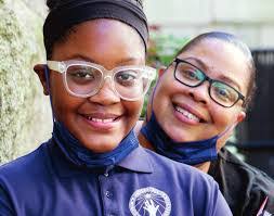 Kim Ratcliffe's Instagram, Twitter & Facebook