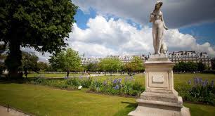The tuileries garden is located in paris' 1st arrondissement on the right bank of the seine river. Jardin Des Tuileries Review Paris France Sights Fodor S Travel