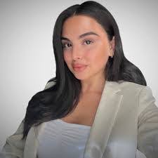 Sarah Chon's Instagram, Twitter & Facebook