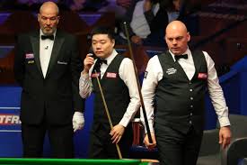 John higgins and stuart bingham go head to head for the chance to play ronnie o'sullivan in the group decider. Stuart Bingham Ousts Ding Junhui At Snooker Championship The Standard