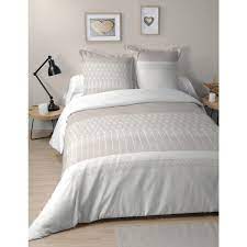 Le modèle monte carlo se distingue par sa housse de couette unie bicolore, et ses taies d'oreillers couleurs inversées avec finition. Housse De Couette Lace 2 Personnes L 240 X L 220 Cm Beige Blanc Parure De Lit Et Housse De Couette La Foir Fouille