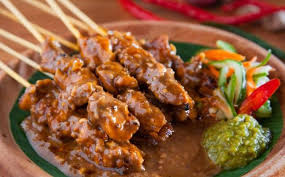 Sate kere sendiri kalau diterjemahkan ke dalam bahasa indonesia artinya sate miskin. Icip Icip Sate Kere Menu Spesial Di Pernikahan Putri Jokowi