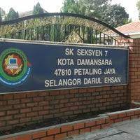 Menyampaikan ucapan berpandukan topik mingguan. Sk Seksyen 7 Kota Damansara Elementary School In Petaling Jaya