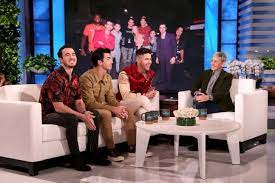 The Jonas Brothers Reveal The Mastermind Behind Their Viral Kardashian Inspired Tiktok Jonas Brothers Jonas Viral