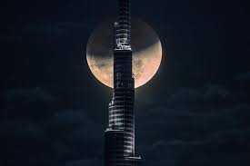 A super blood moon will be taking to the night sky this week and will be visible from the us. Sheikh Hamdan Captures Super Blood Moon In True Dubai Style Insydo