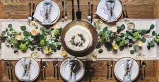 Ya sea que organizaste un evento en casa, o sencillamente que viene tu suegra, cuñada, vecina o amiga y quieres ofrecer una buena imagen, hay diferentes maneras de decorar tu mesa de comedor, para que escojas el estilo que mejor se adapte a tu personalidad o a la ocasión. Como Decorar Tu Mesa De Comedor Comer Especial